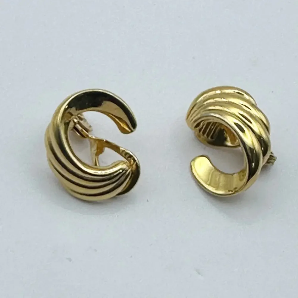 Monet Clip On Gold tone Swirl Retro Earring Vintage Jewelry Wavy Ribbed
